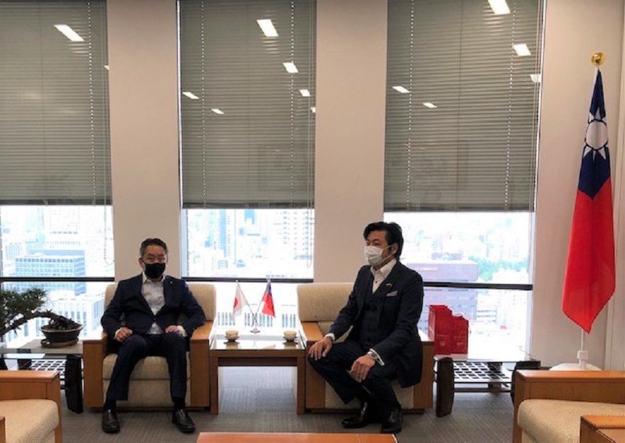 坊議長（左）、李処長（右）