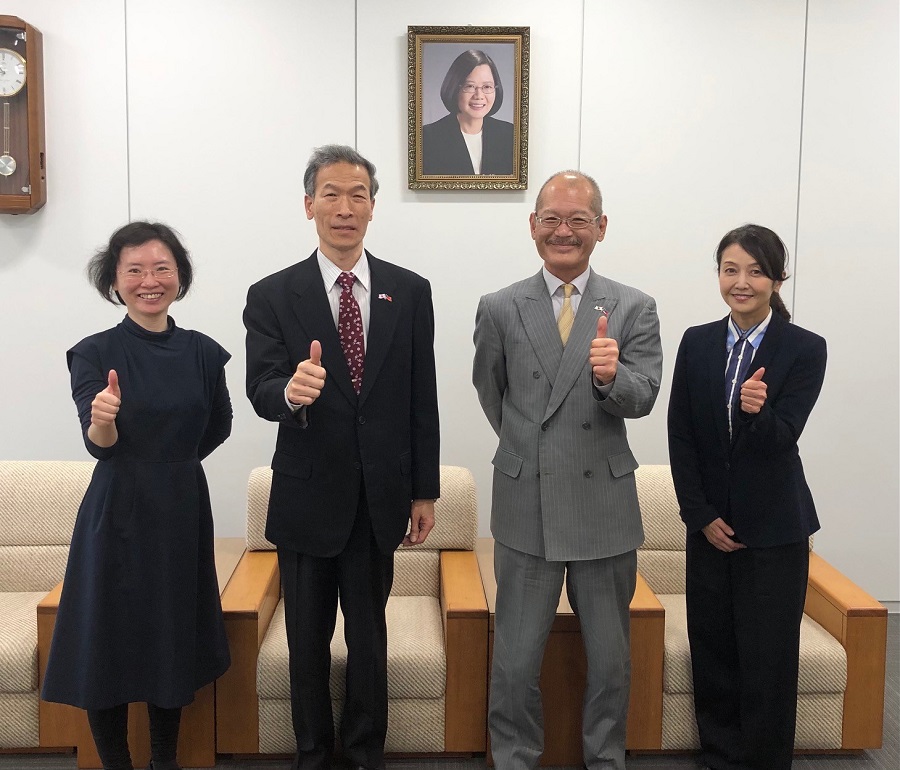 （右より）南次長、濵渦所長、向処長、李課長