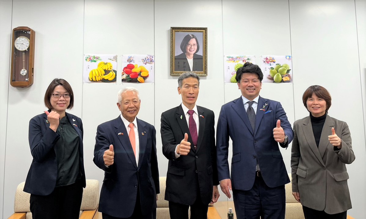 松本局長、永野前会長、向処長、村川理事長、林課長