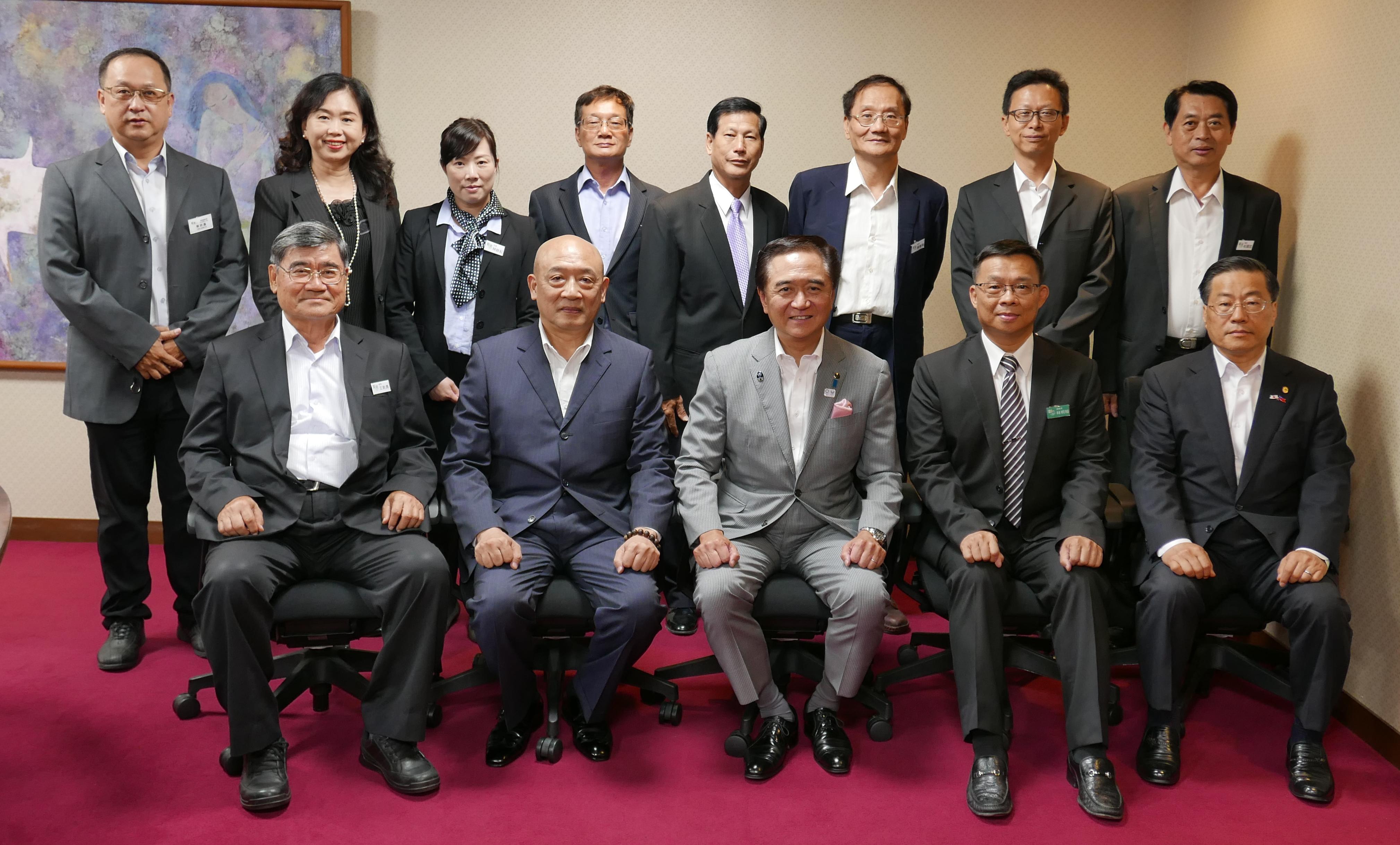 神奈川縣黑岩祐治知事(前右3)、彰化縣政府林明裕副縣長(前右2)、裕源公司社長謝明達(前左2)、駐處陳桎宏處長(前右1)