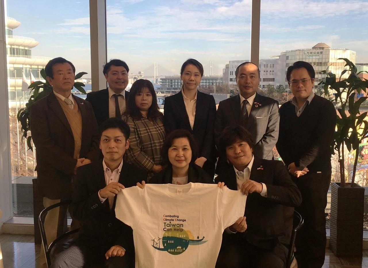 添田會長(前左1)