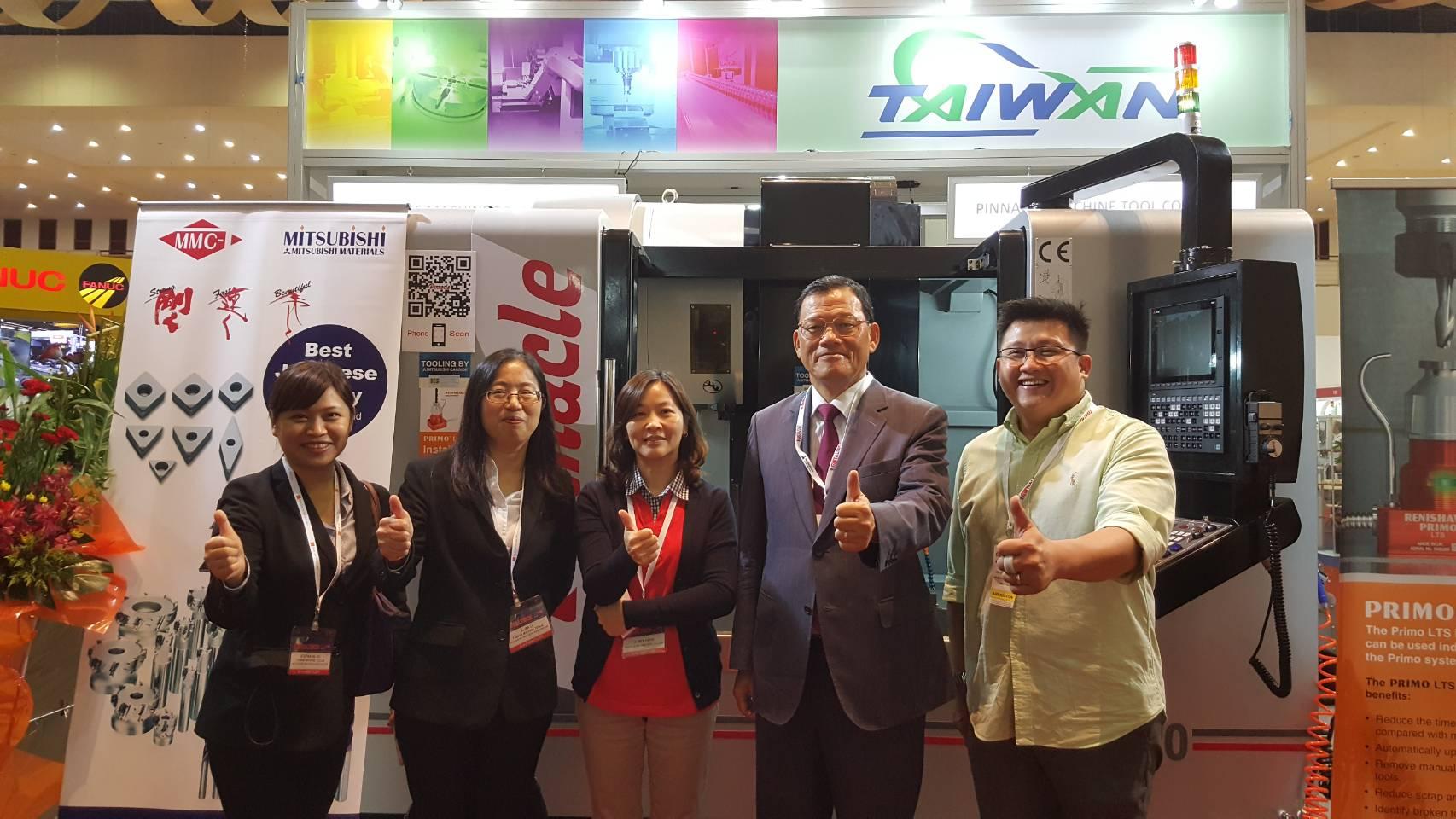  Representative Chang, James Chi-ping visits the International Machine Tool &amp; Metalworking Technology Exhibition (METALTECH 2017) at Putra World Trade Centre (PWTC) on May 26, 2017