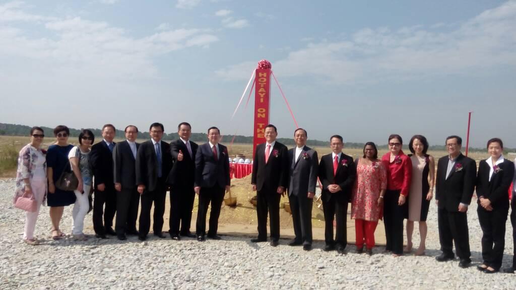  Representative Chang, James Chi-ping (seventh from the right) attended the “Ground Breaking Ceremony of Hotayi Electronic Sdn Bhd” in Penang on 16 June, 2017