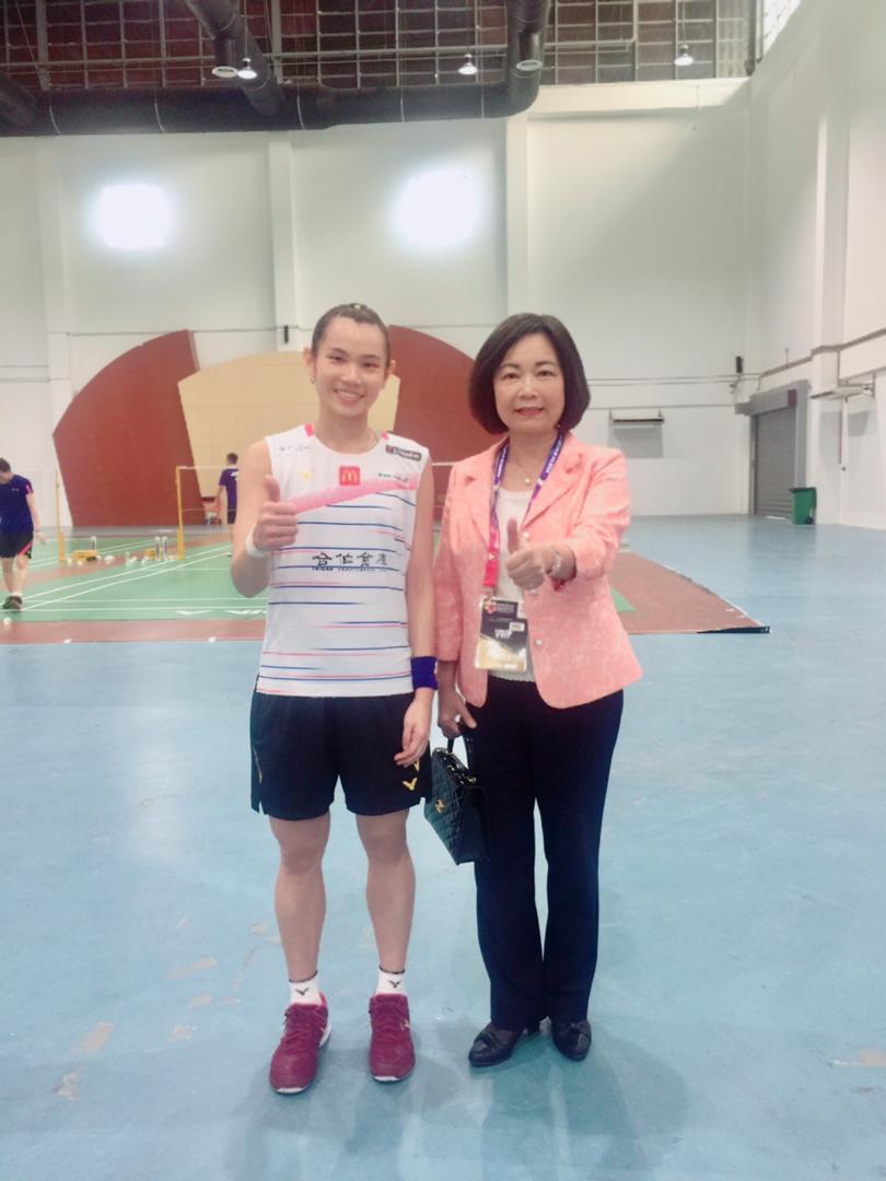Representative Anne Hung and Tai Tzu-Ying after the match.