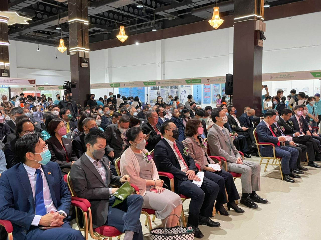 Representative Anne Hung Attends “2022 Taiwan Higher Education Fair” Opening Ceremony