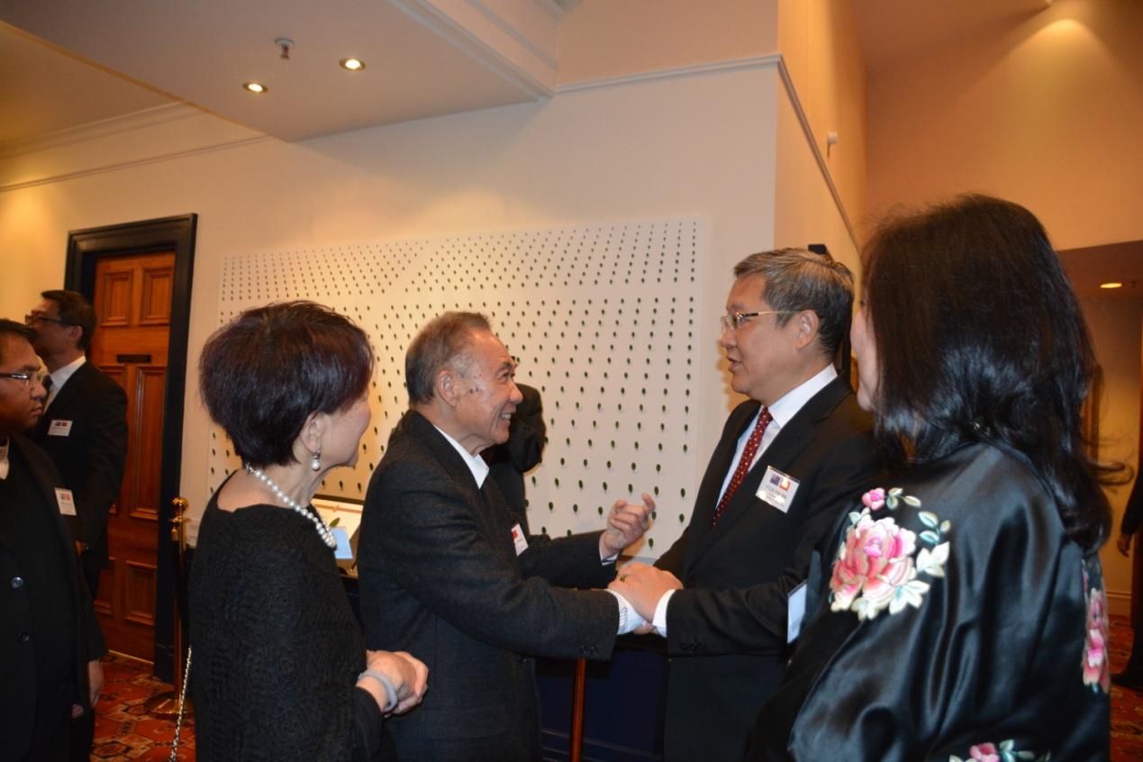 介代表文汲夫婦歡迎到場賓客