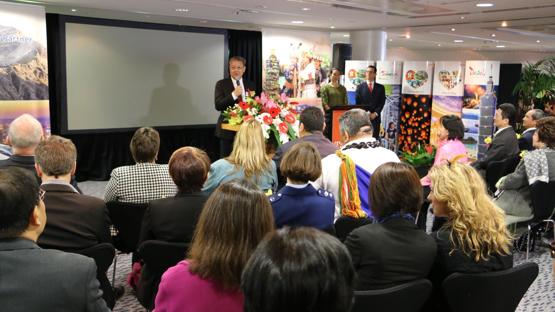 介代表於開幕典禮中致詞