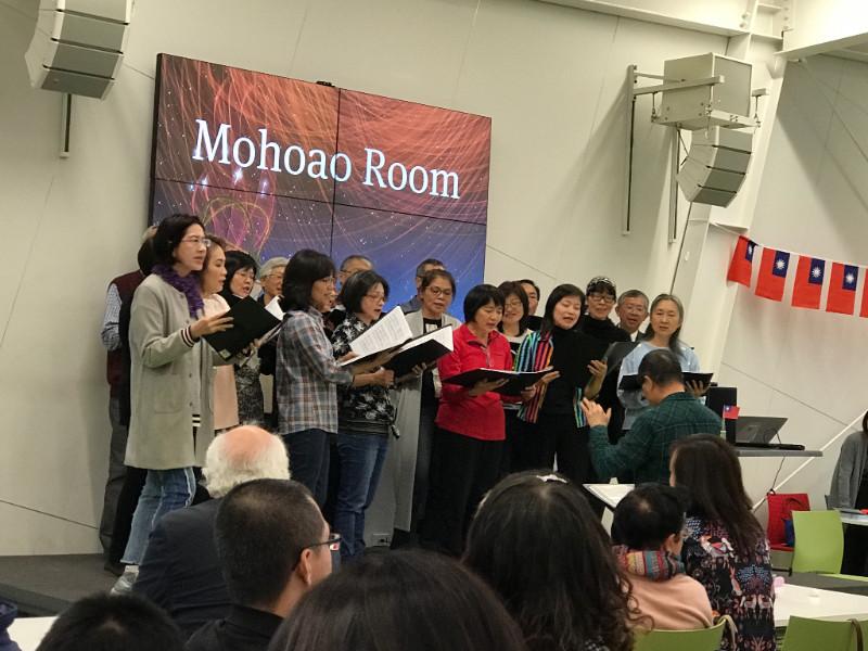 華興合唱團應邀於現場演出，廣受好評