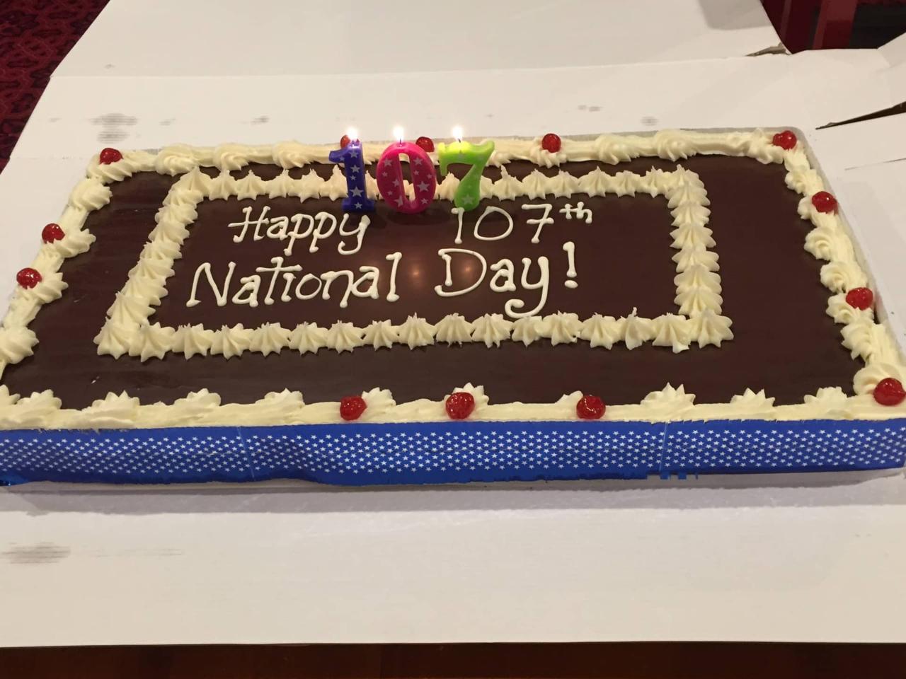 僑胞精心準備蛋糕慶祝國慶