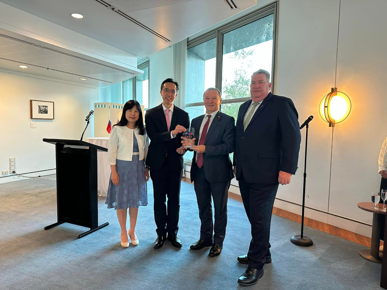 駐澳代表處舉辦澳洲國會友台小組主席惜別酒會，致敬Graham Perrett議員貢獻- 駐澳大利亞台北經濟文化代表處Taipei Economic  and Cultural Office in Australia