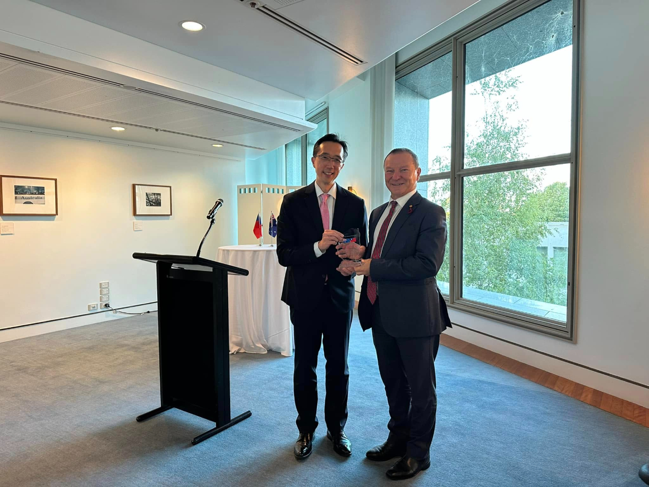 駐澳代表處舉辦澳洲國會友台小組主席惜別酒會，致敬Graham Perrett議員貢獻- 駐澳大利亞台北經濟文化代表處Taipei Economic  and Cultural Office in Australia