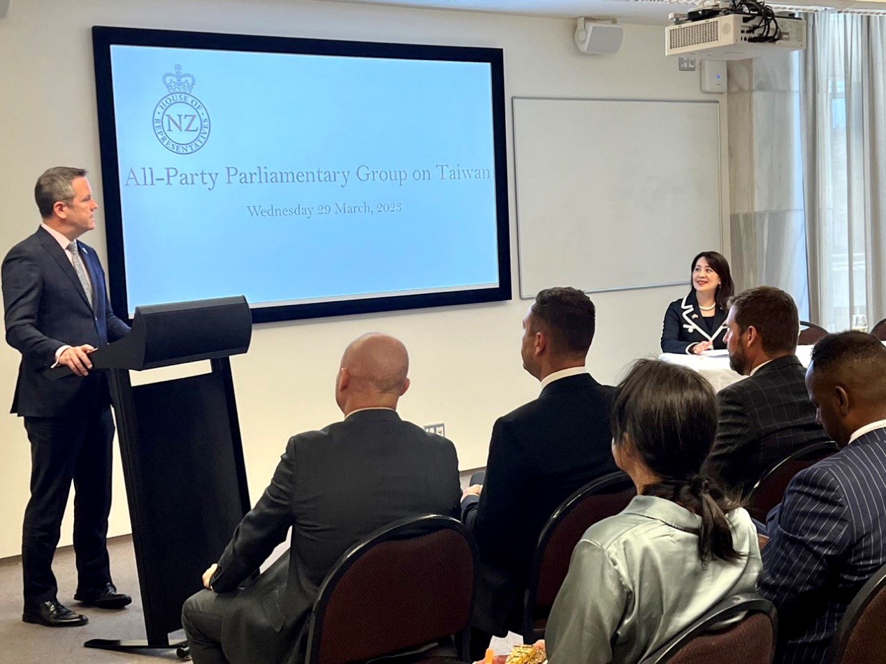 Co-chair MP Simon O’Connor welcomes guests