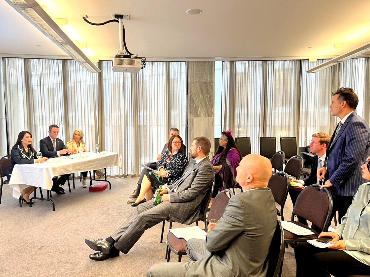 Members discussing trade issues