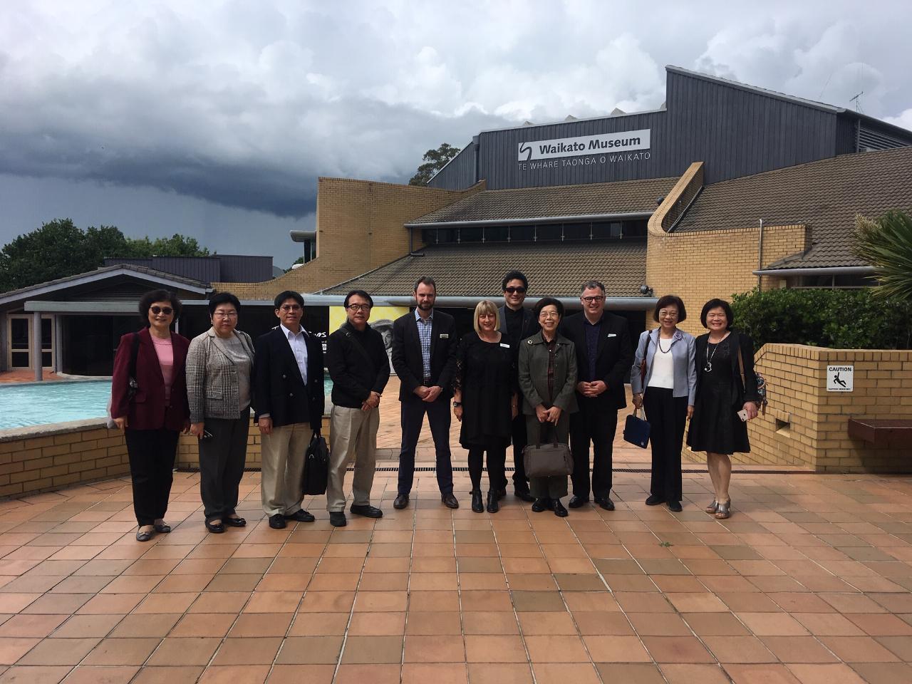 Dr.CHOU and delegation from the R.O.C. Control Yuan taking picture with Director of Waikato Museum, Ms.Cherie Meecham, Collections and Exhibitions Manager,Mr. Steve Chappell and Partnerships and Communications Manager, Mr.Dan Silverton.