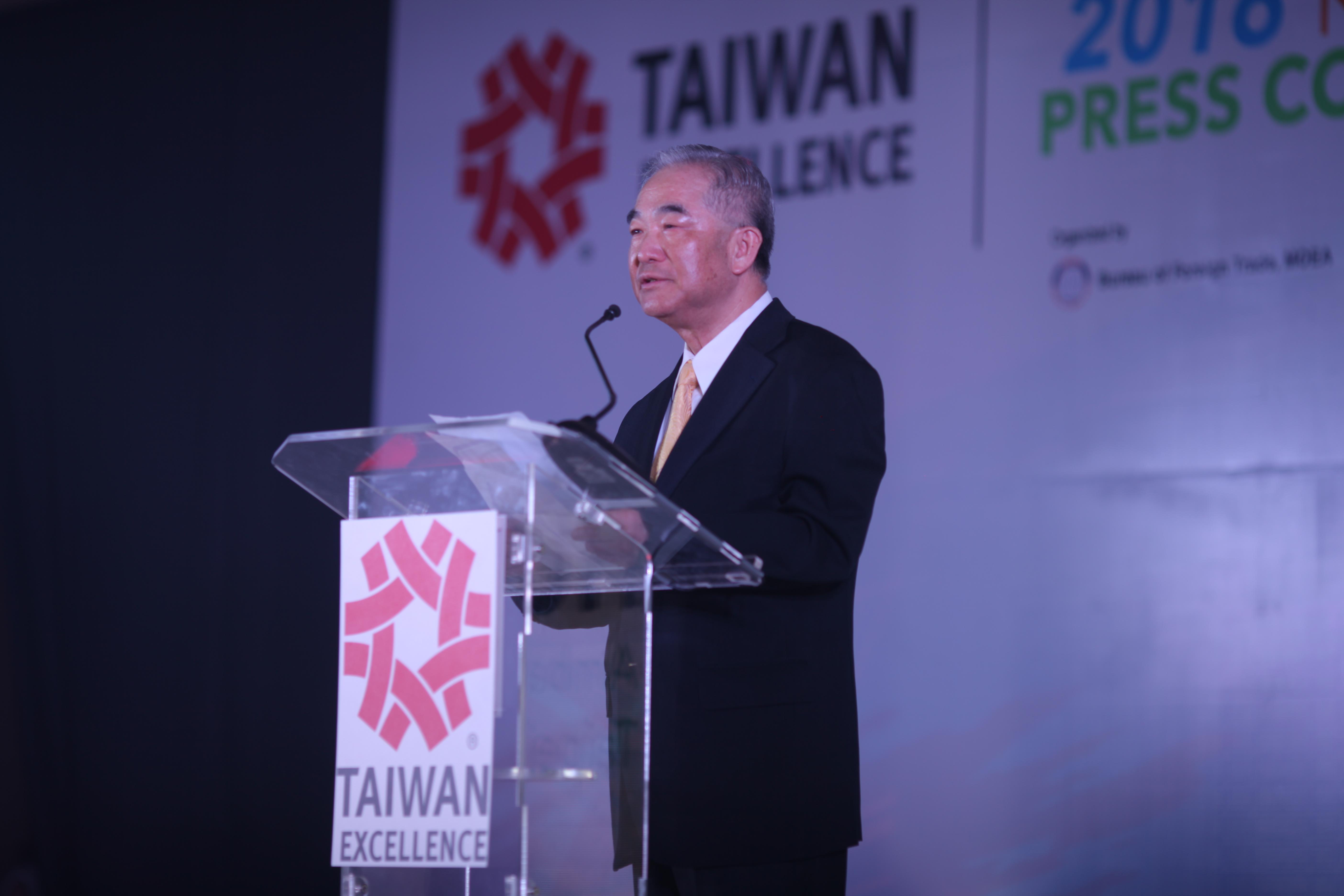 Ambassador Gary Song-Huann Lin delivers his remarks at the 2016 Taiwan Excellence Campaign Kick-off Press Conference at Fairmont Hotel, Makati City 