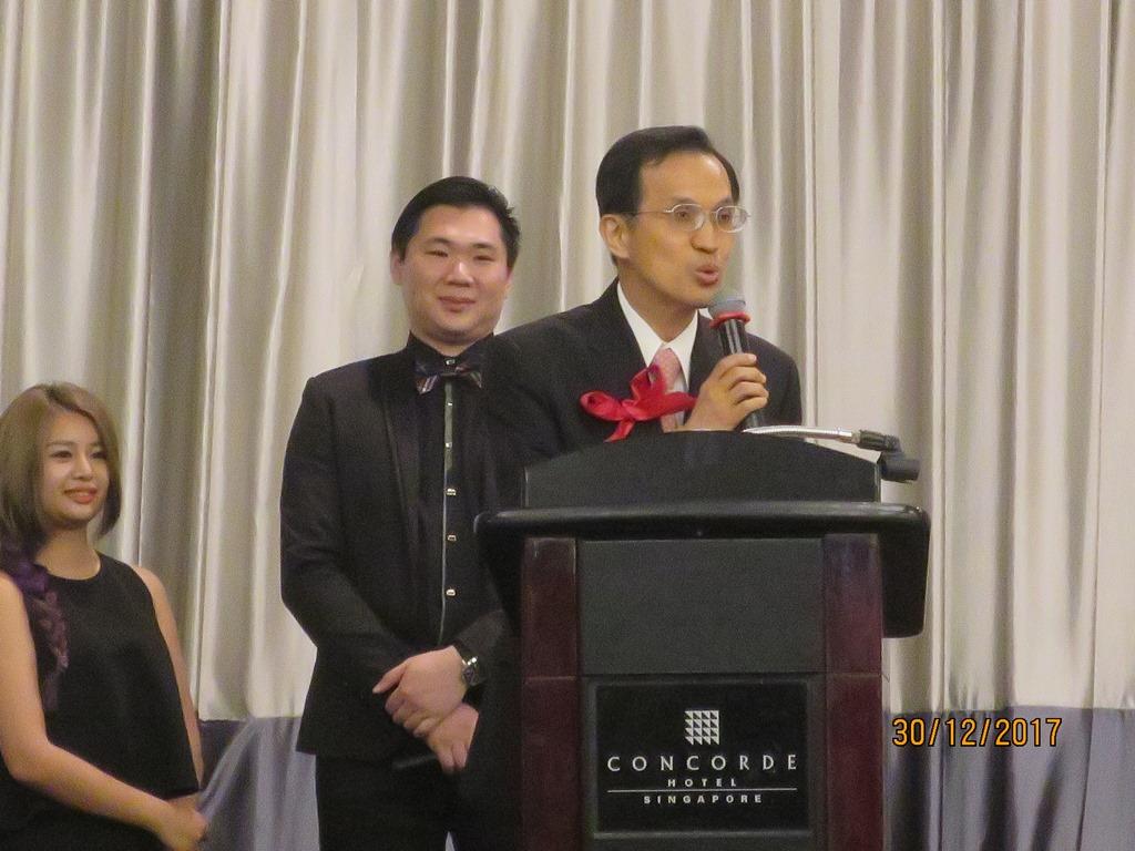 駐新加坡台北代表處副代表戴輝源應邀出席新加坡台北工商協會「2017年終晚會暨12月份工商聚餐」並致詞