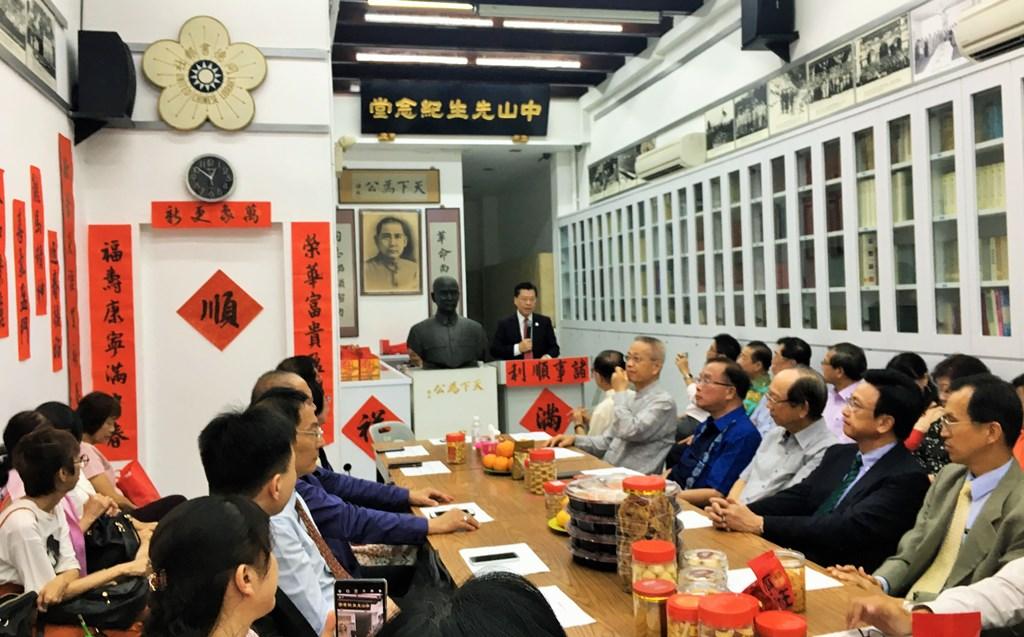 本處代表梁國新在同德書報社舉辦的2019新春團拜致詞。(108/02/16)