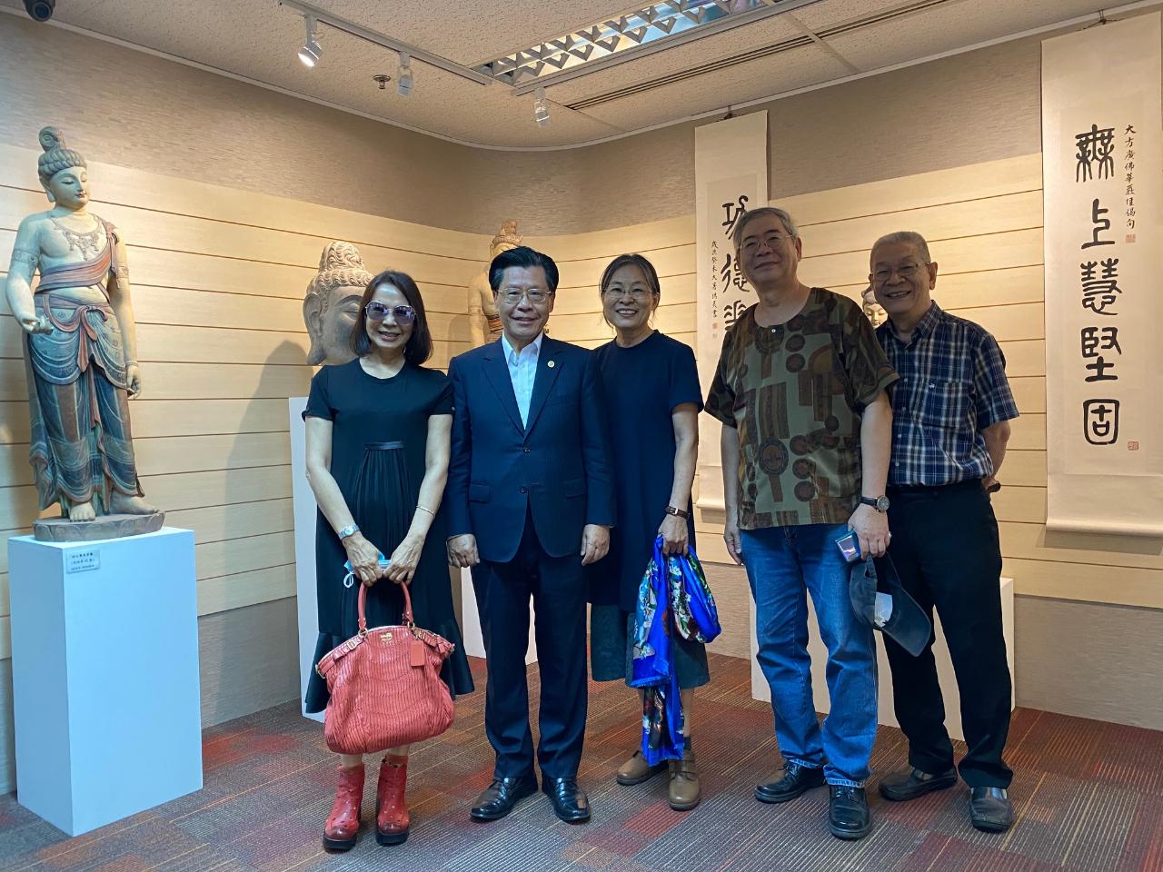 出席開幕的新加坡藝術家們 (109/02/21)