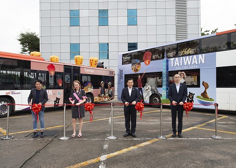 台灣觀光主題雙層巴士與單層3D造型巴士(111/07/20)