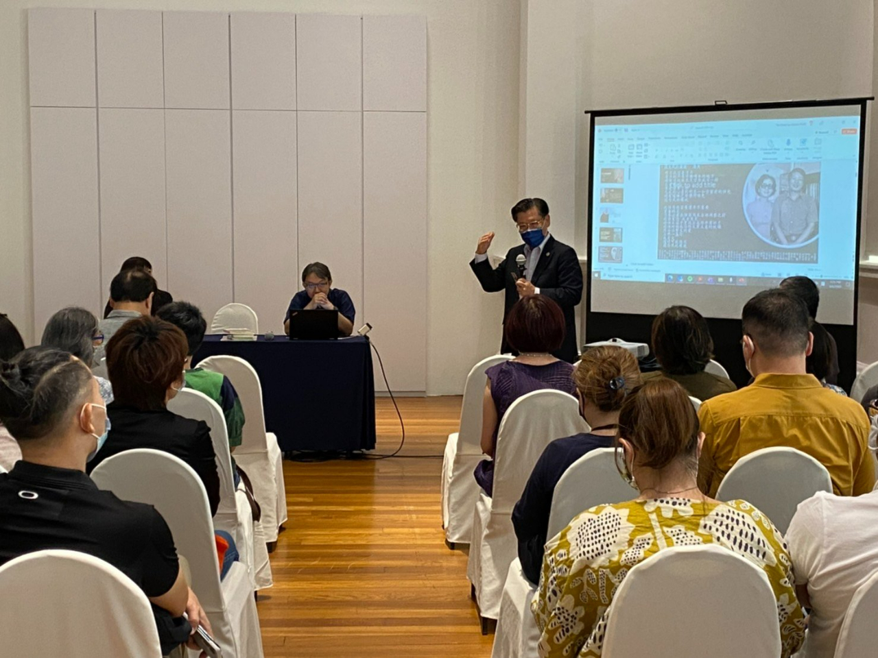 洛夫與新加坡現代詩歌講座：梁大使於座談會中分享心得(111/08/06)