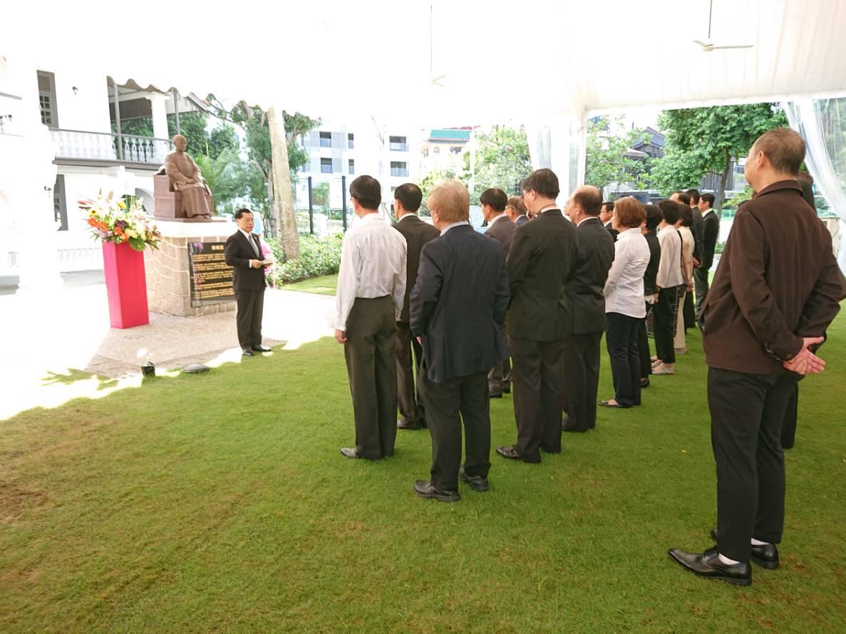 Representative Francis Liang delivering his address at the Memorial Ceremony to commemorate the 153rd birth anniversary of ROC Founding Father Dr. Sun Yat Sen (2018/11/12)