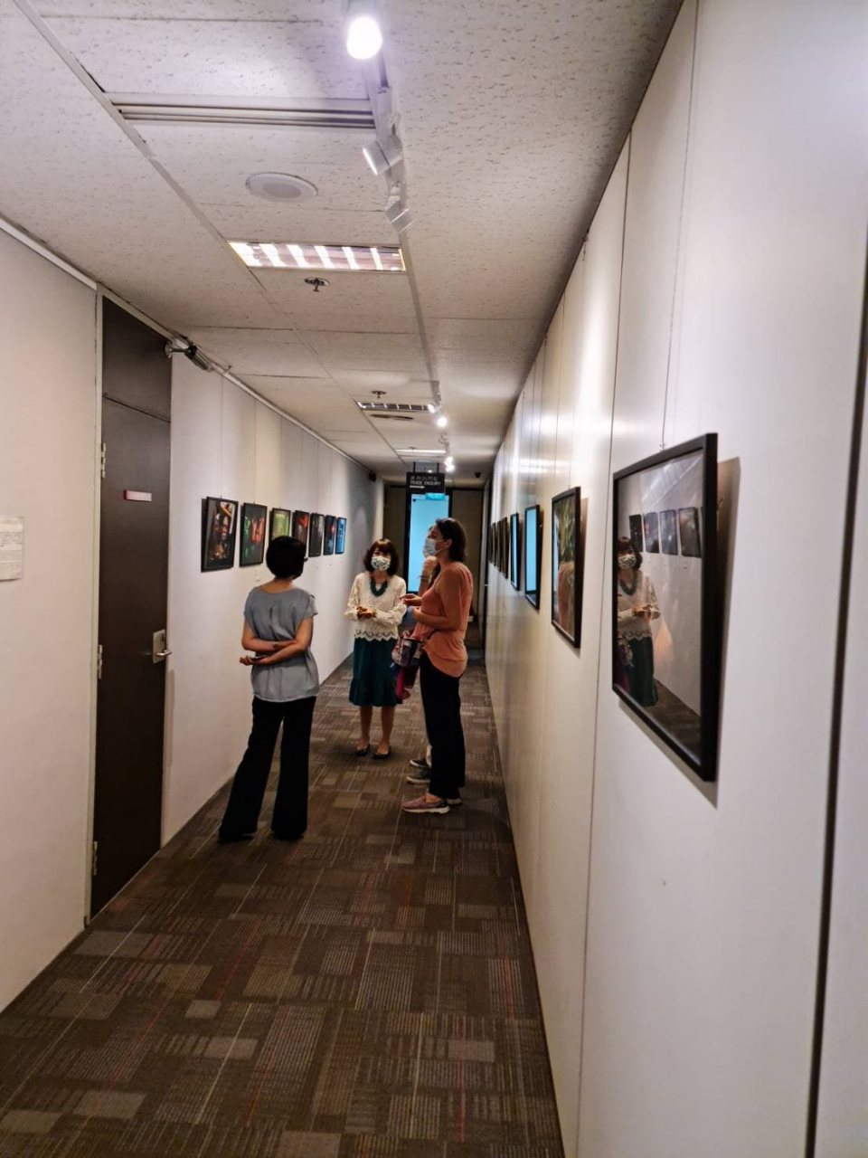 Guided tour of 60 displayed photos (2021/02/05)