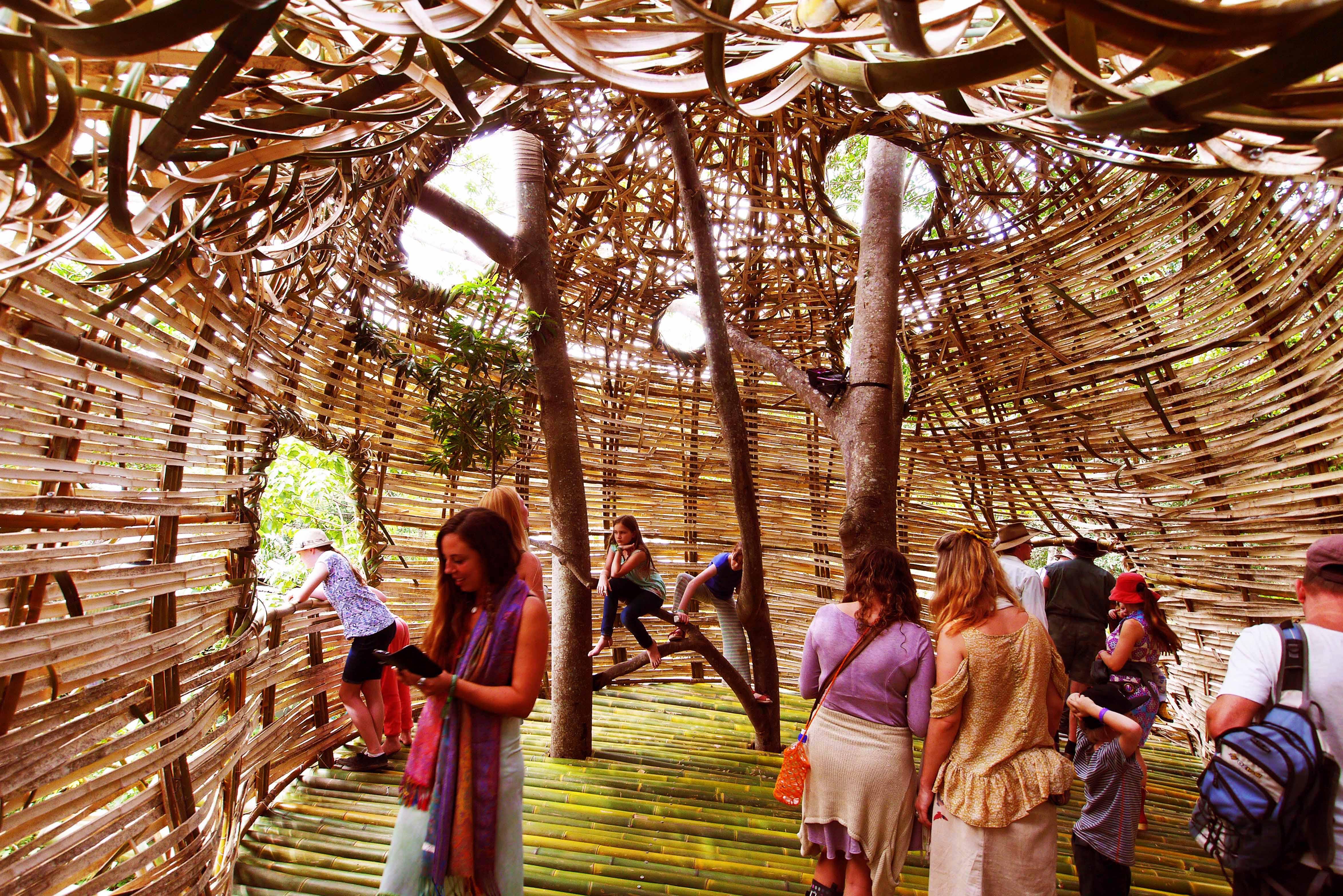 王文志伍佛德民俗藝術節展出作品「樹屋夢」