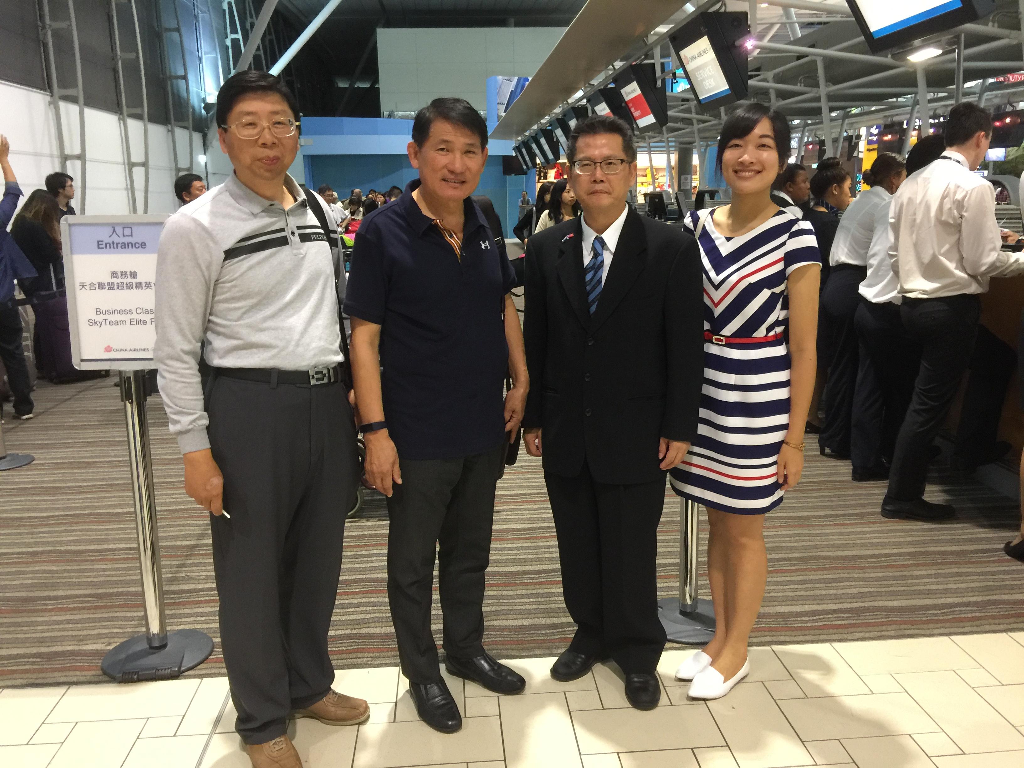 賴處長（左一）、彰化縣陳善報副縣長（左二）、宋副處長（右二）、胡祕書（右一）