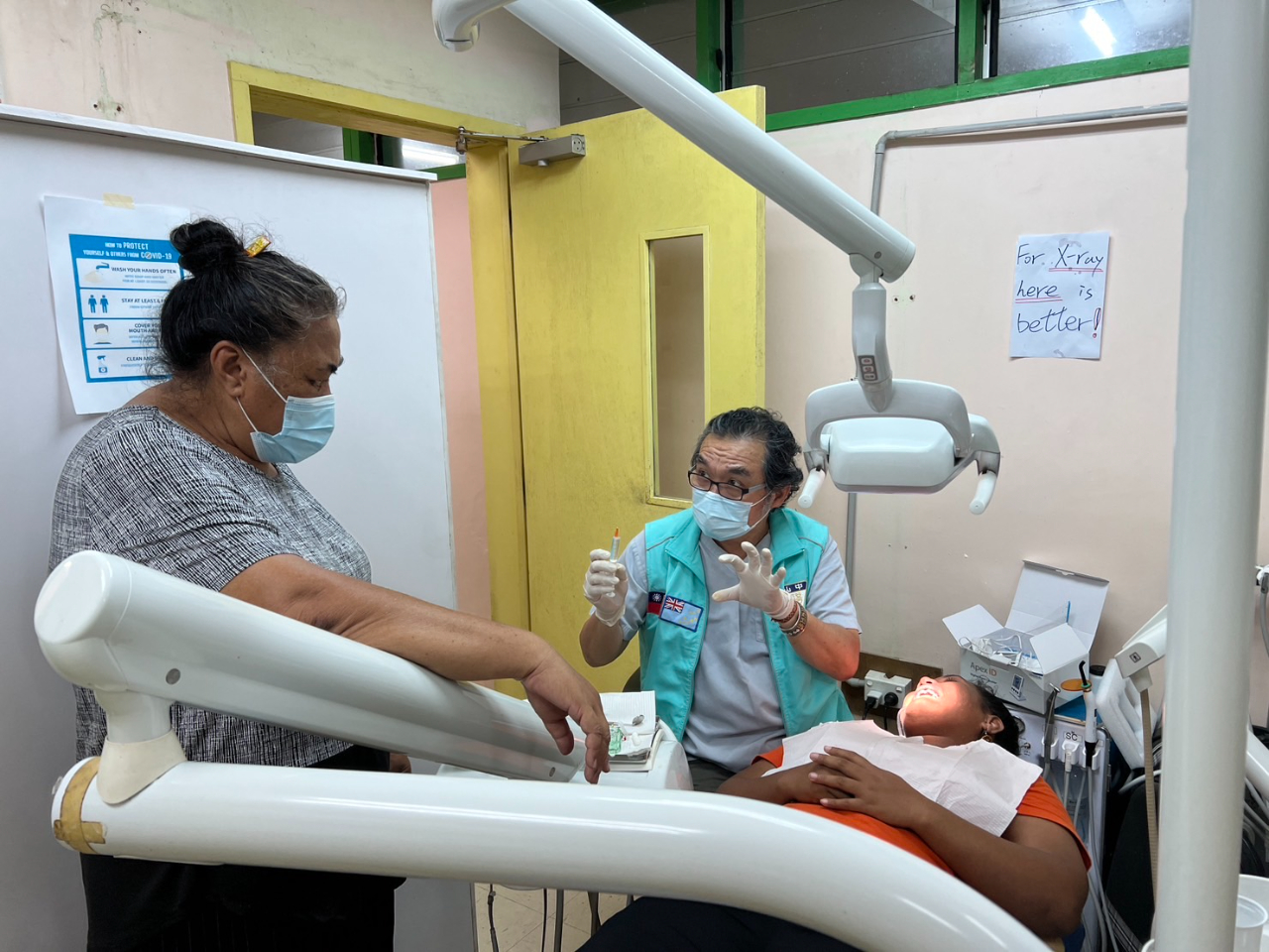 台灣行動醫療團第三團與吐瓦魯瑪格麗特公主醫院醫護人員經驗交流與傳承