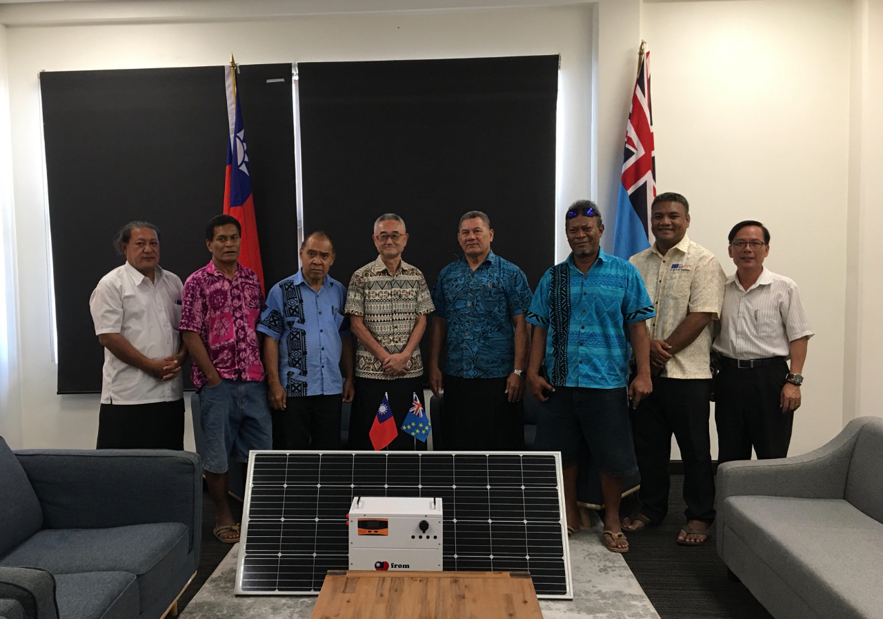 Ambassador Marc Su attended the Handing Over Ceremony of the 2020 Clean Energy Project on May 11, 2021.