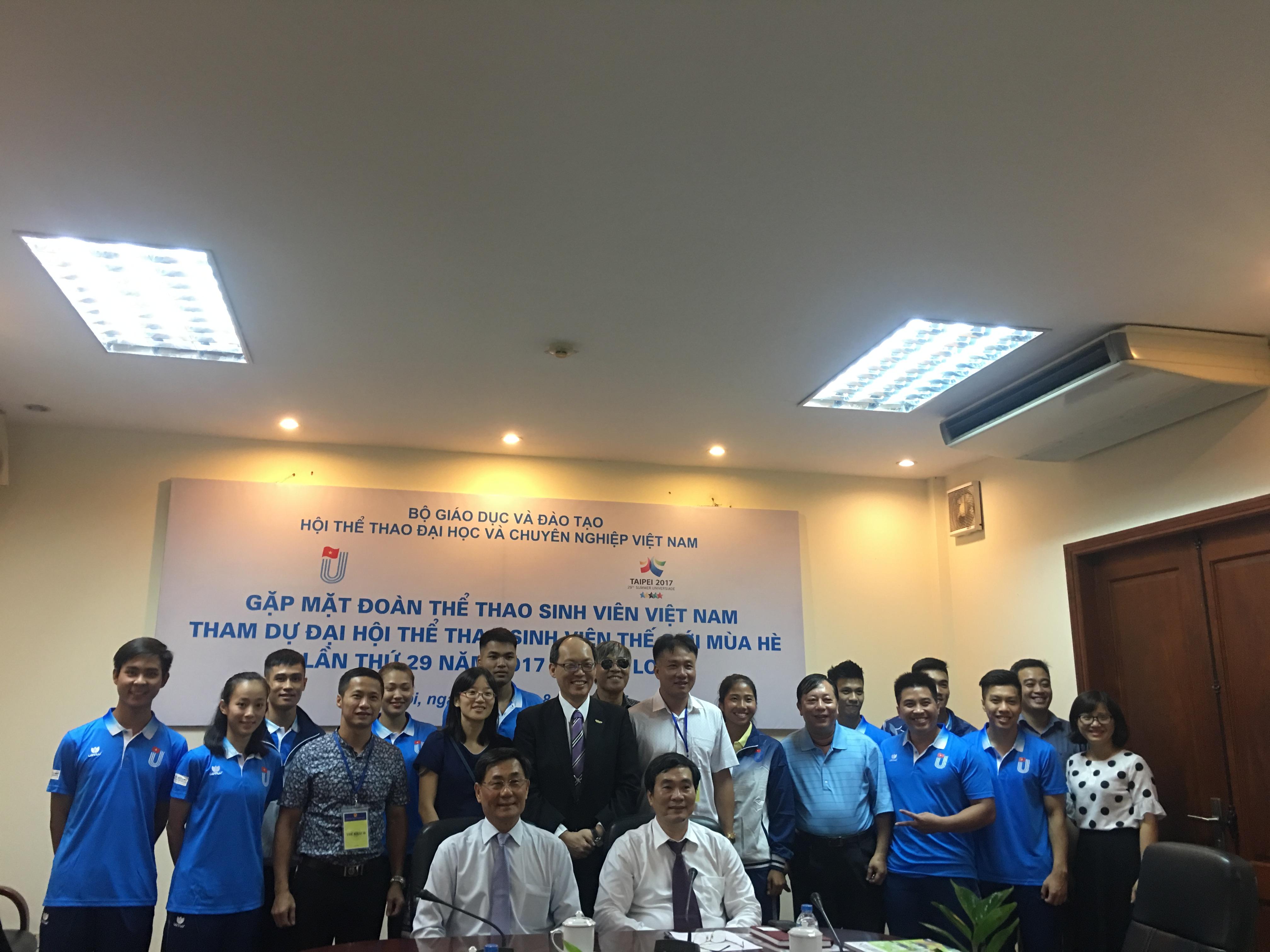 (seated right: Ngũ Duy Anh, Director General of Physical Education of MOET, Vietnam; seated left: Chen, Wen-Yan, Deputy Representative of Taipei Economic and Cultural Office in Vietnam). 


