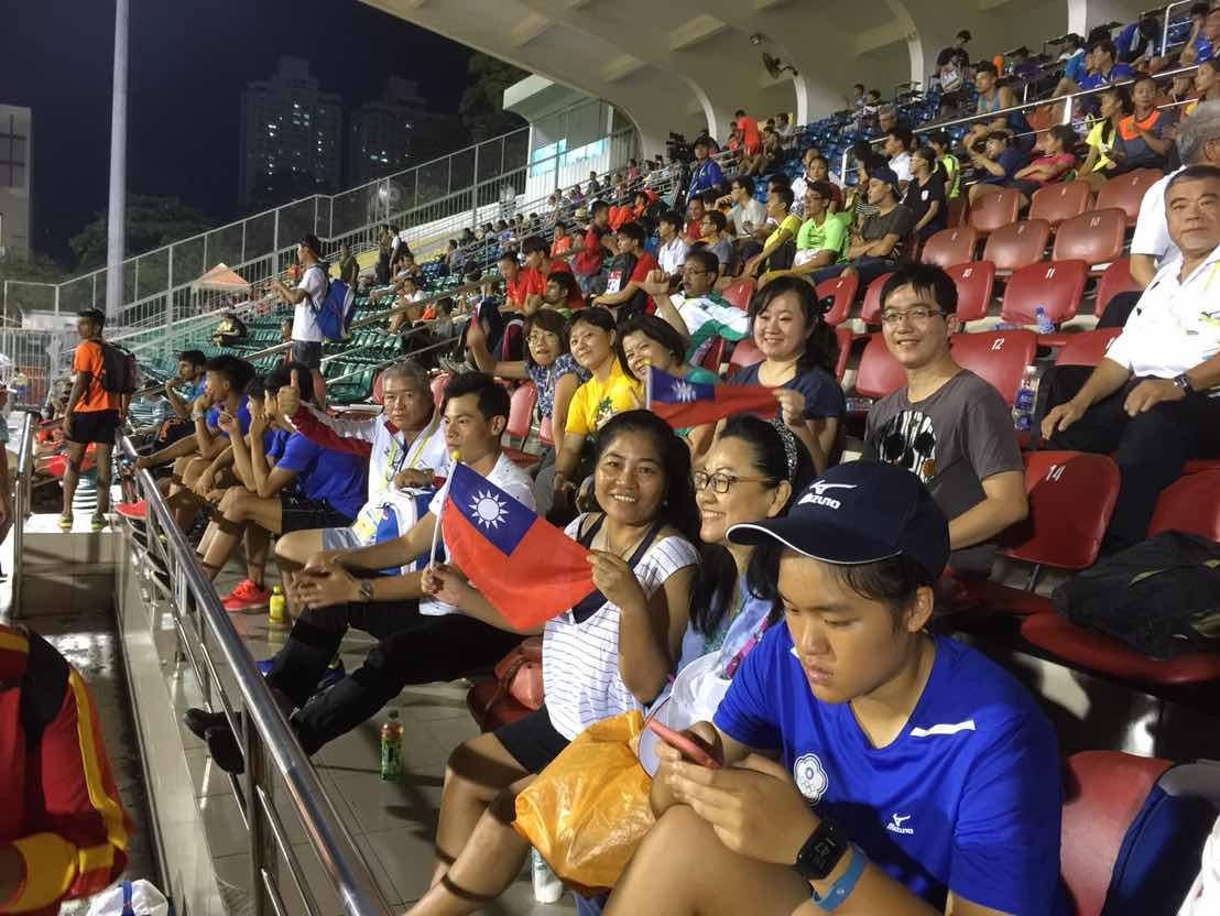 本處同仁與台商代表赴賽場加油打氣