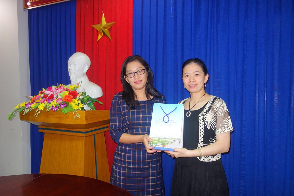 拜訪峴港外國語大學副校長