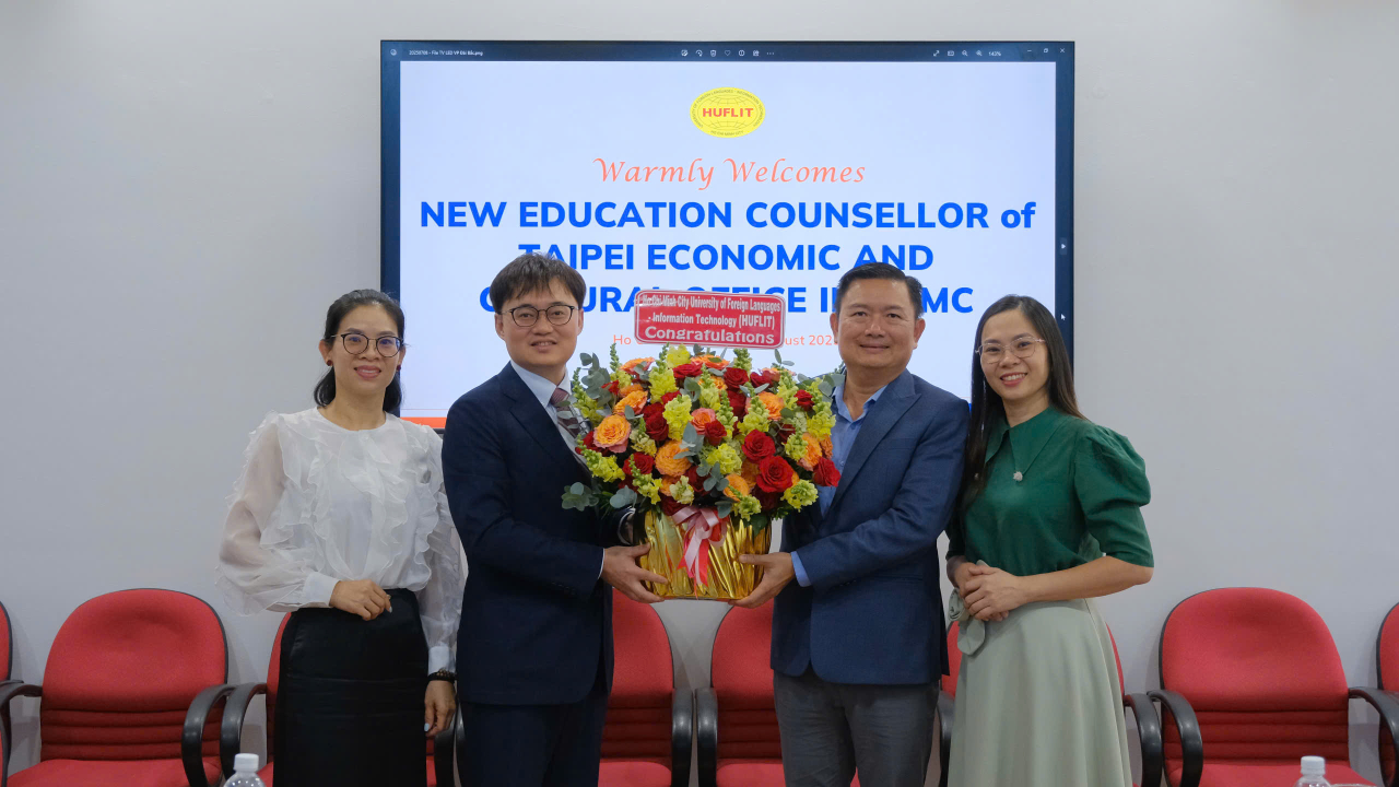 林組長於2025年8月8日拜會胡志明市外語訊息大學相關訊息，阮英俊校長說明該校未來將擴展與台灣高校合作的規劃，教育組將提供相關的協助與聯繫。