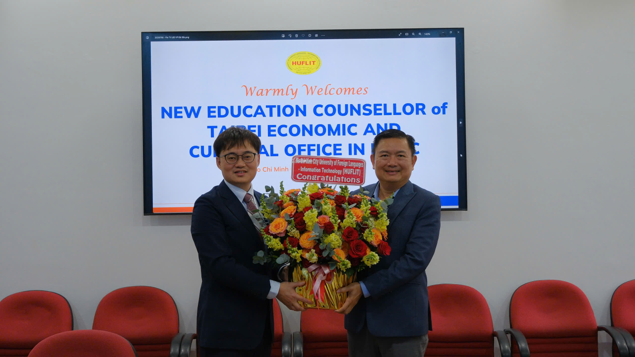 林組長於2025年8月8日拜會胡志明市外語訊息大學相關訊息，阮英俊校長說明該校未來將擴展與台灣高校合作的規劃，教育組將提供相關的協助與聯繫。